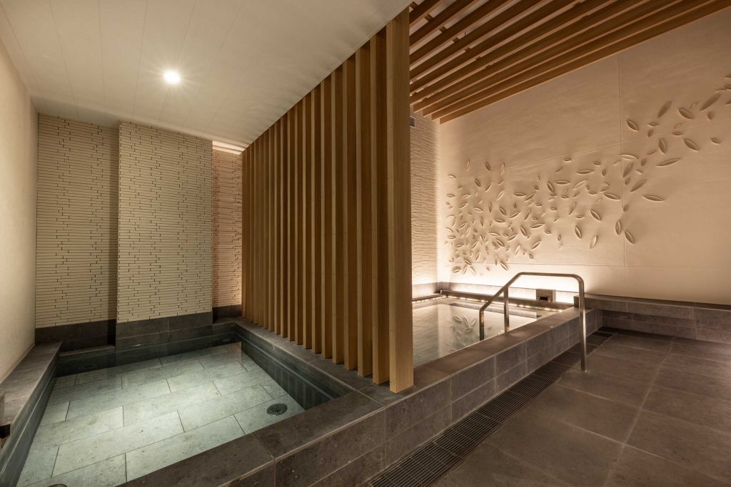 Sugi Spa_w_6_bath_night