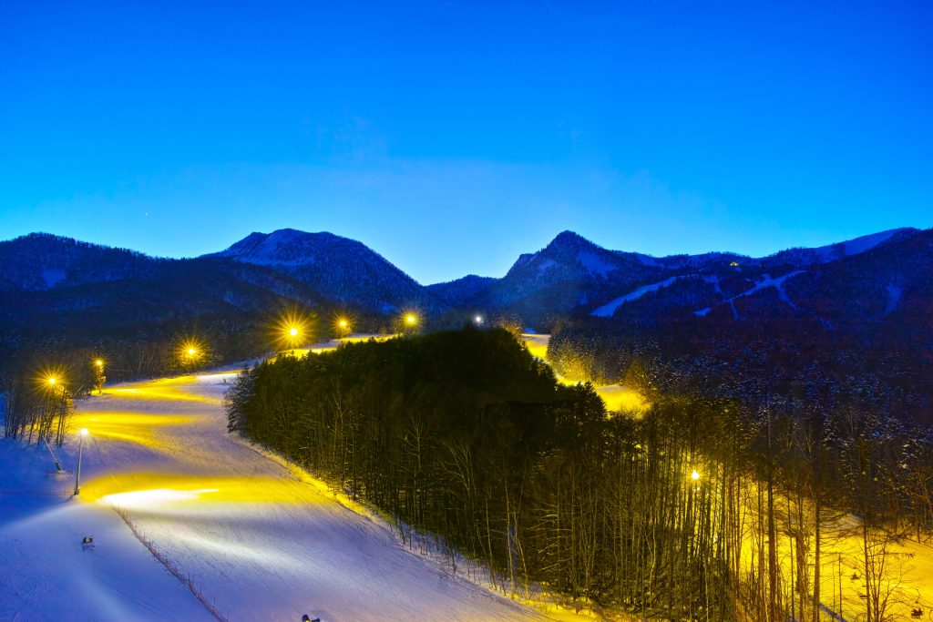 Furano,Ski,Resort,In,Winter,,Furano,Zone,Night,Ski,Slopes