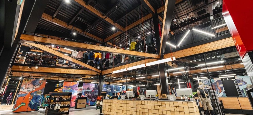 10-12-25_FuranoStore_WEBRES_DSC00184_NR